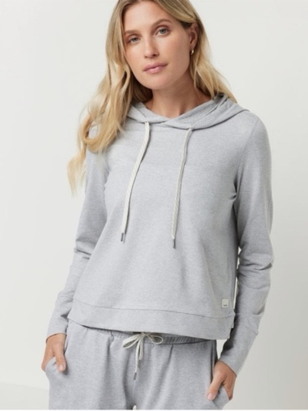 Vuori Halo Essential Drawstring Hoodie Gray Heather